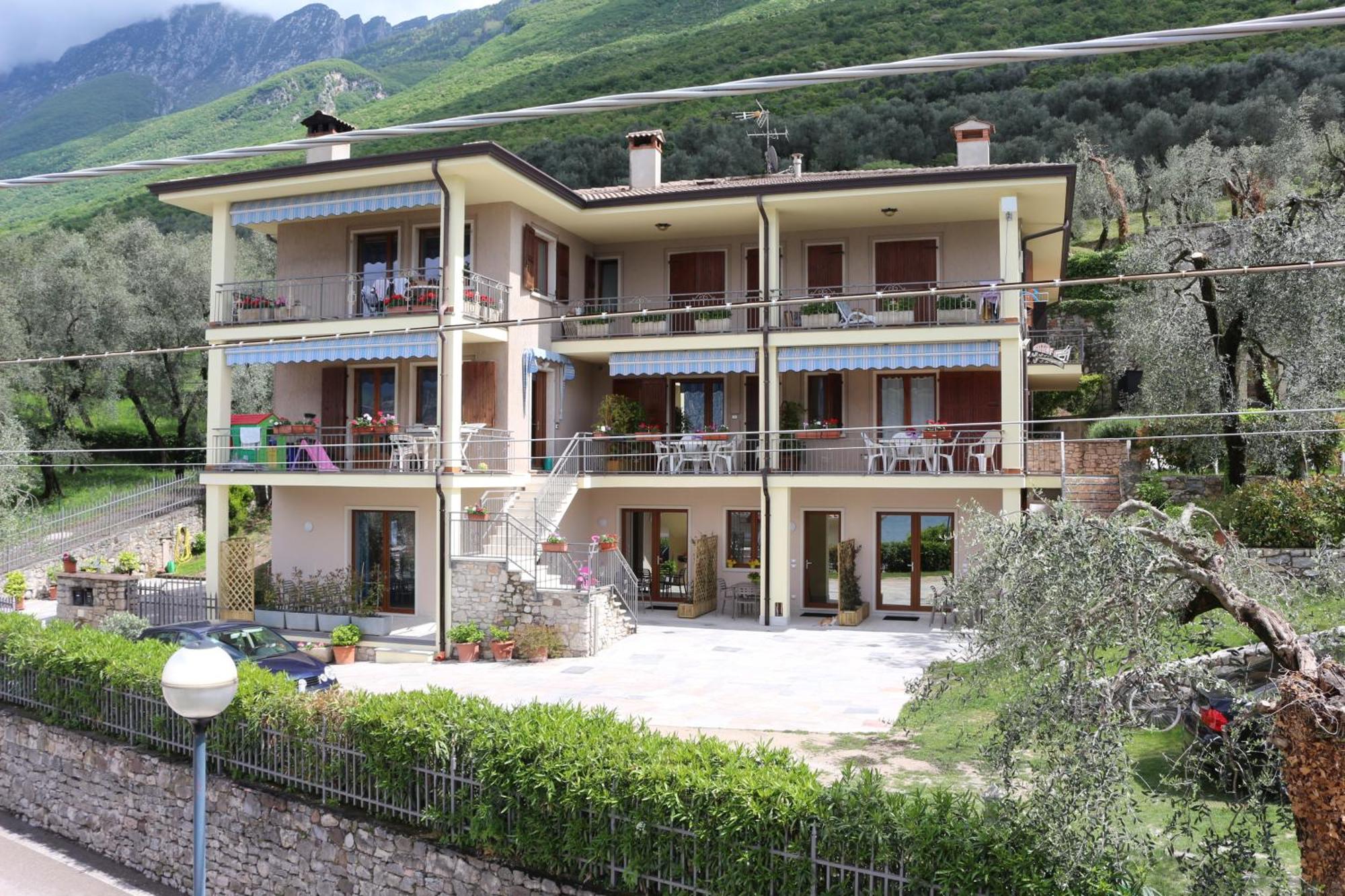 Casa Maya Бренцоне-суль-Гарда Экстерьер фото